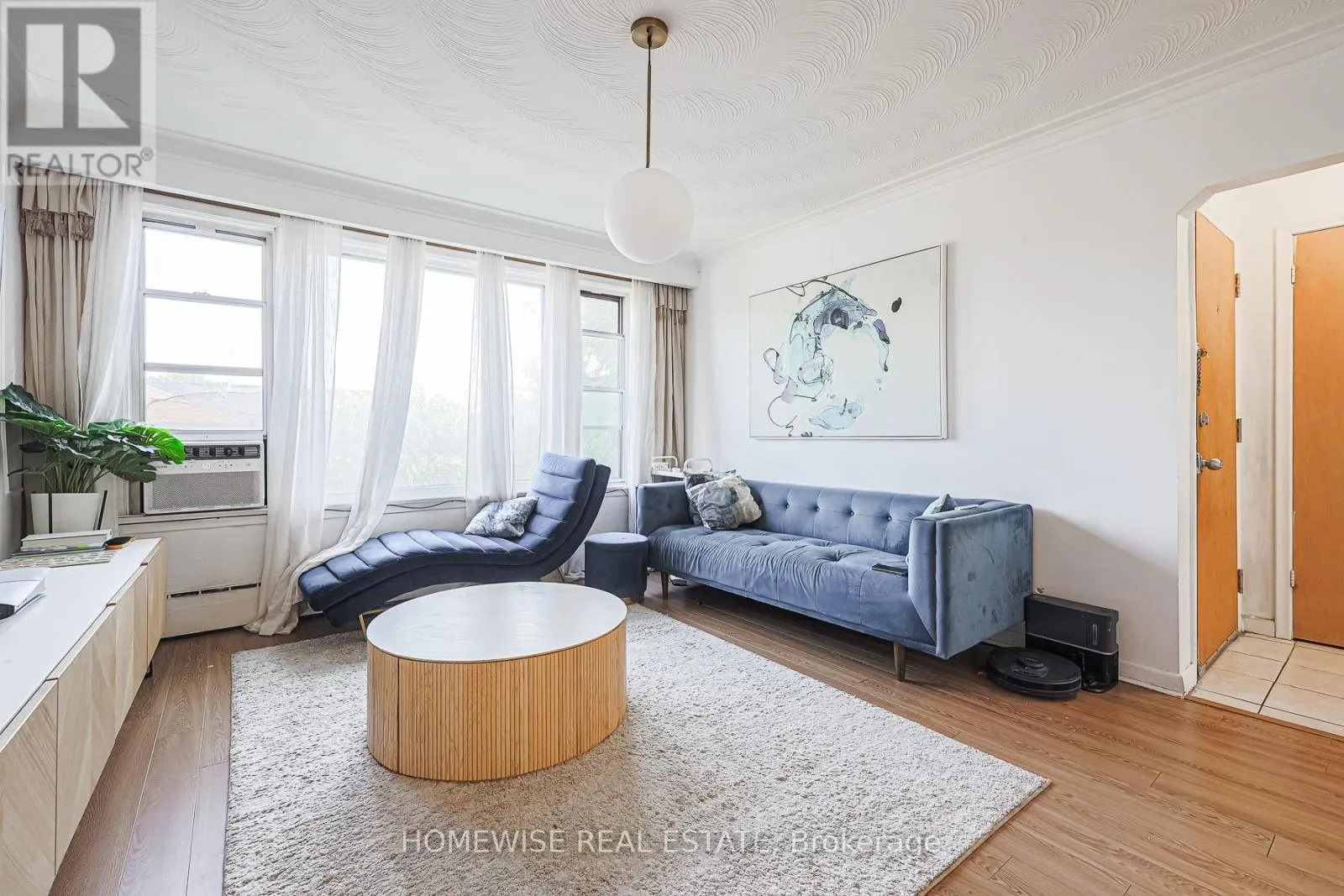 4 LANARK AVENUE