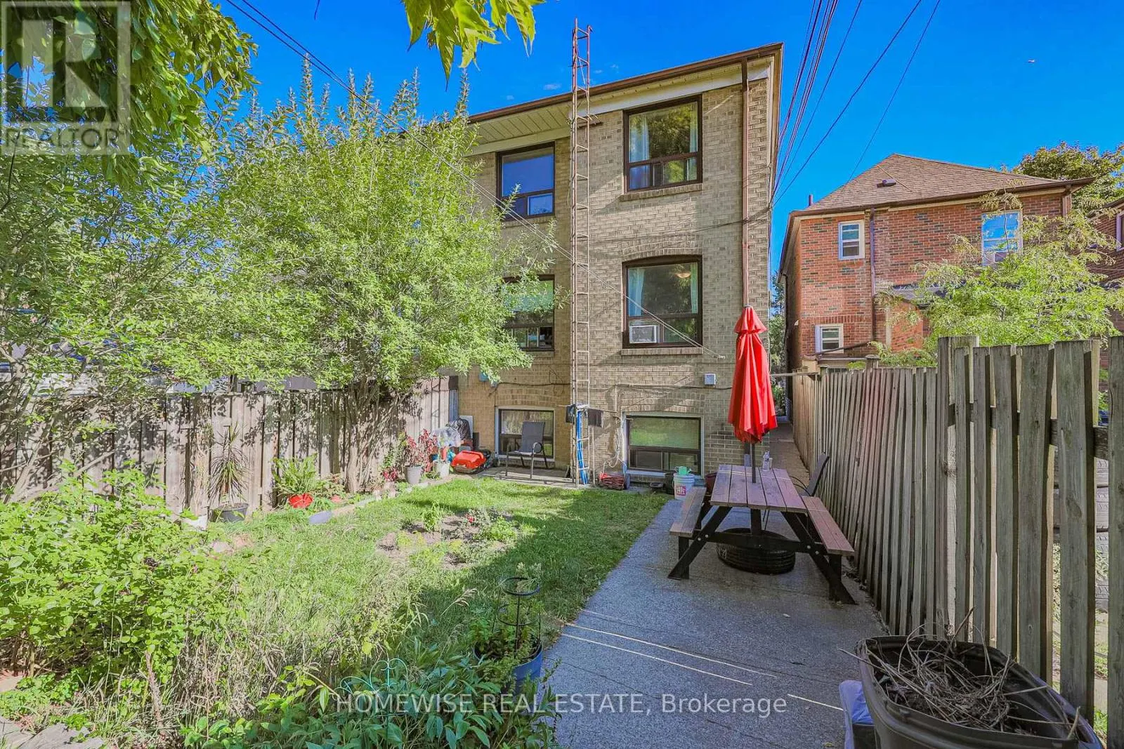 4 LANARK AVENUE