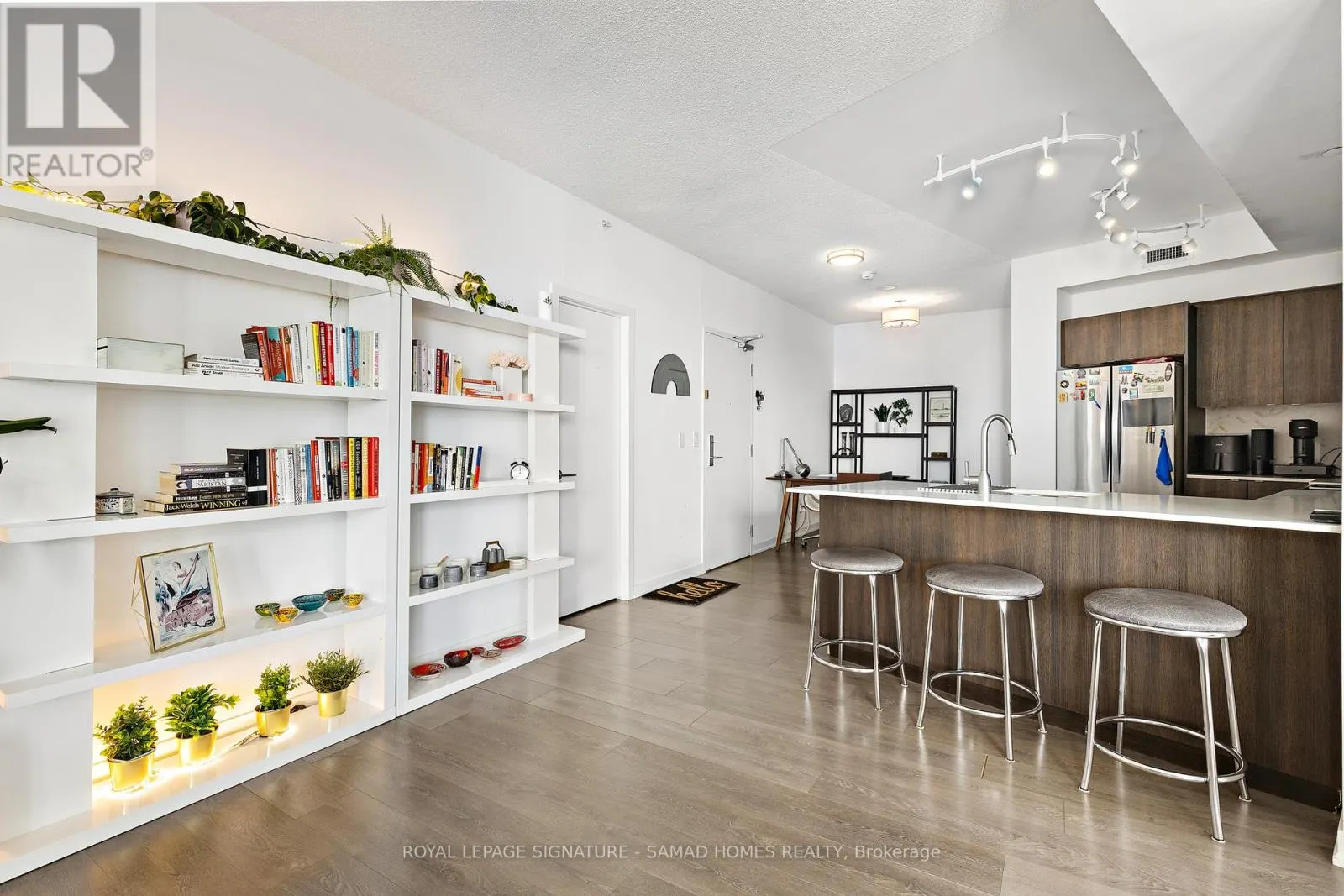 2813 - 150 EAST LIBERTY STREET
