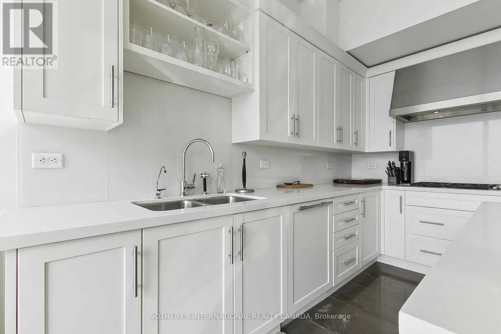 3005 - 183 WELLINGTON STREET W