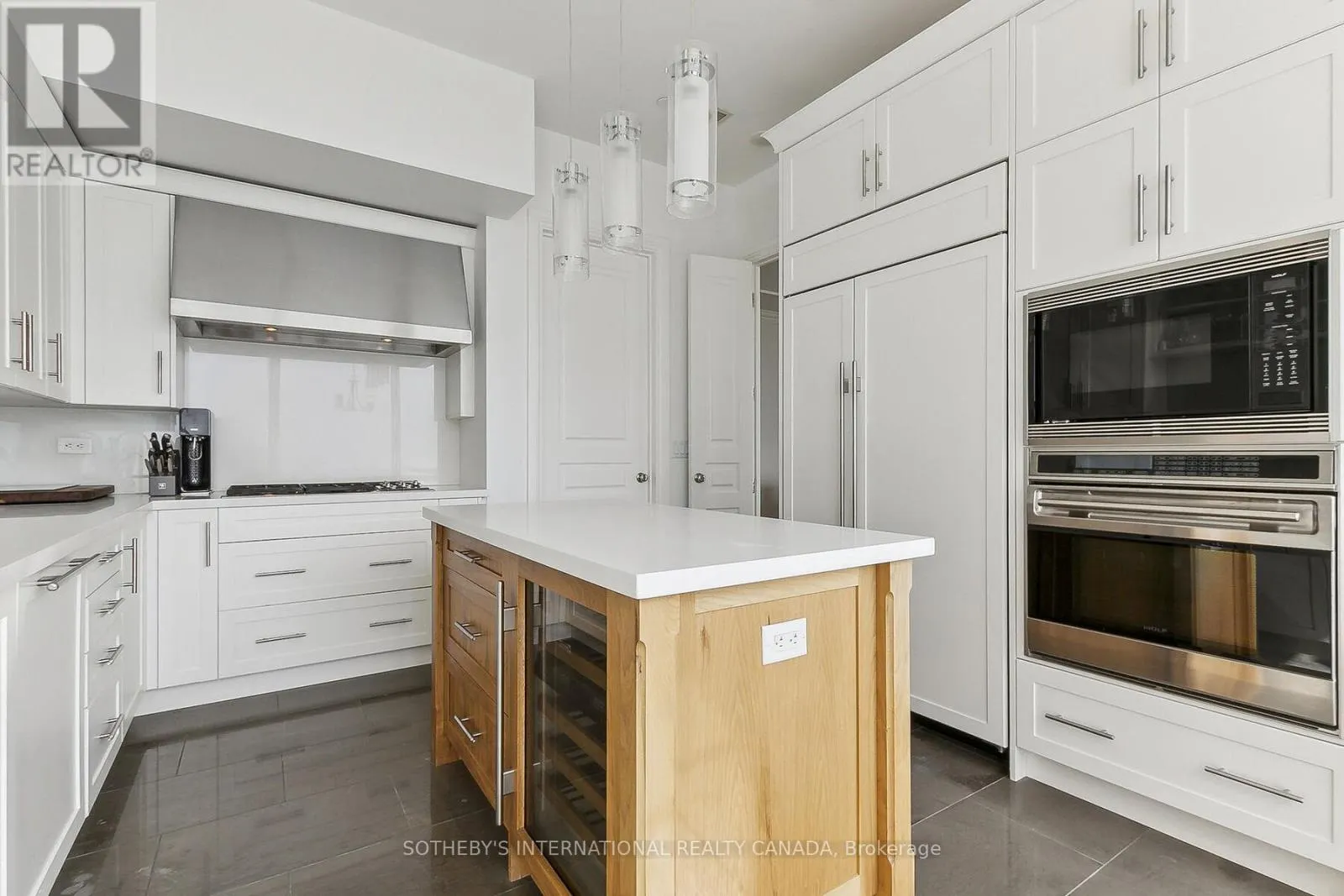 3005 - 183 WELLINGTON STREET W