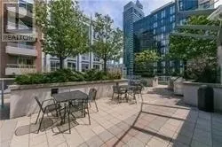 308 - 270 WELLINGTON STREET W