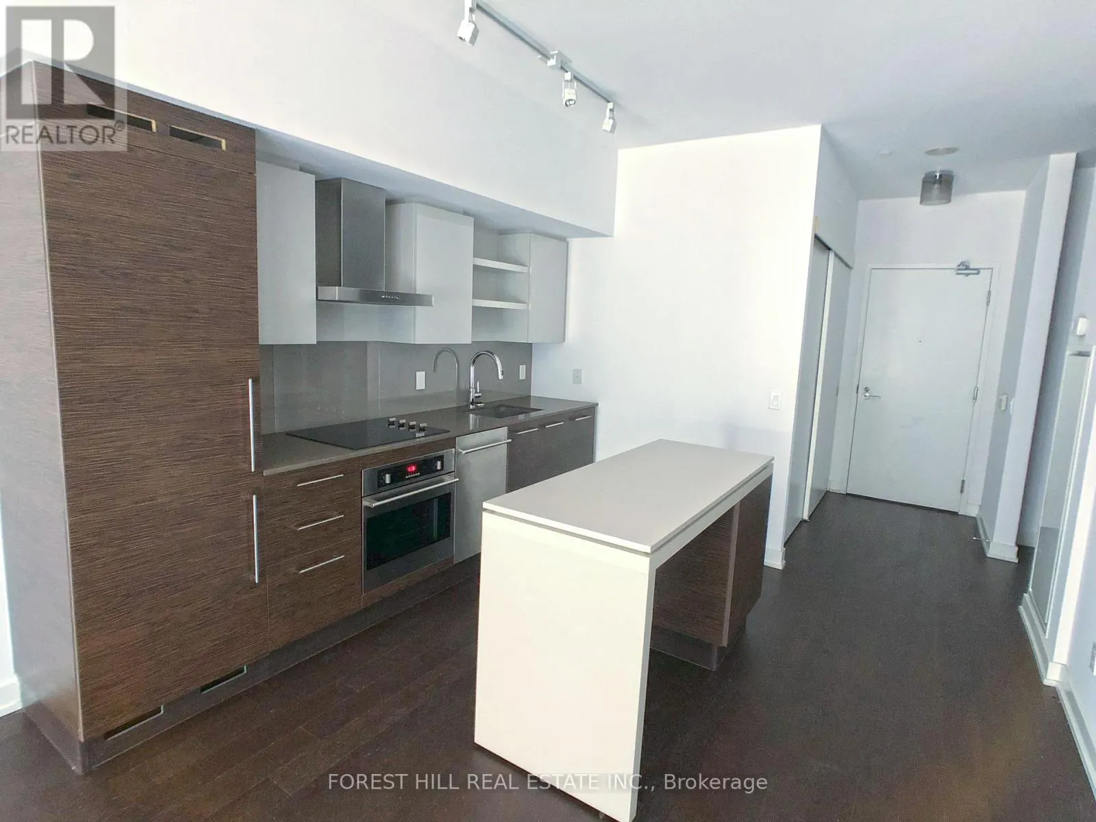 440 - 1030 KING STREET W