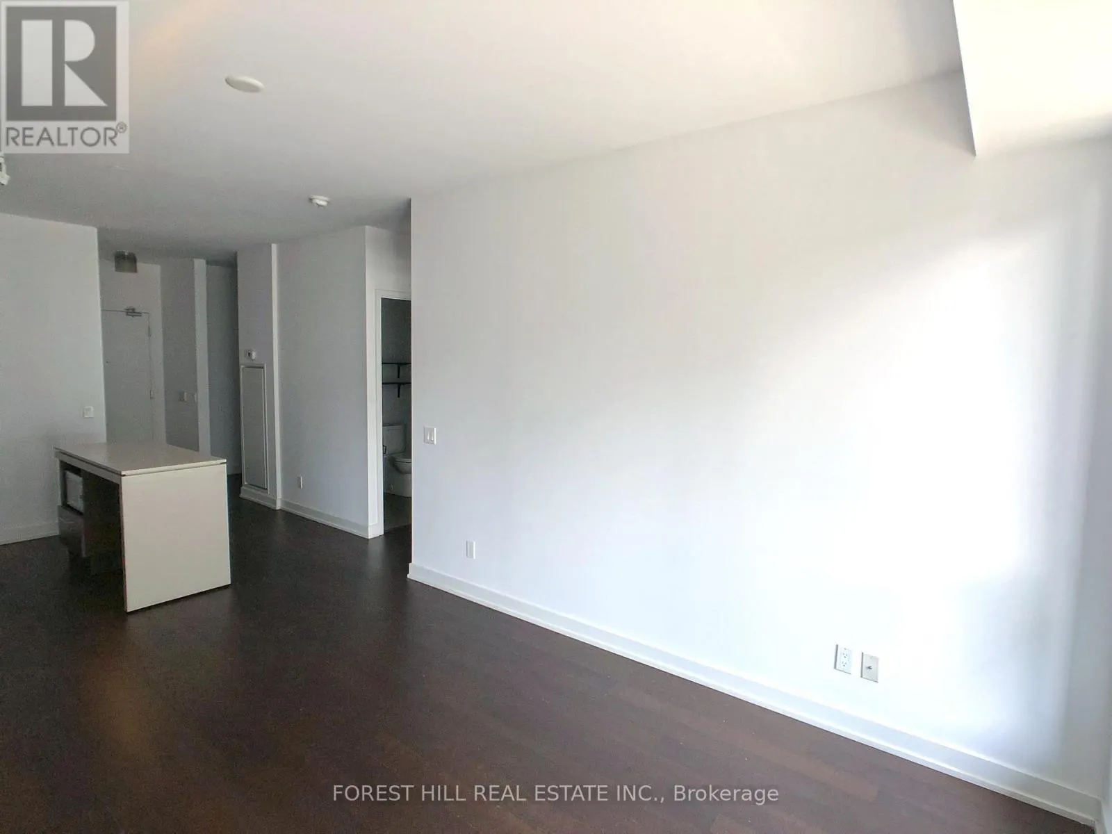 440 - 1030 KING STREET W
