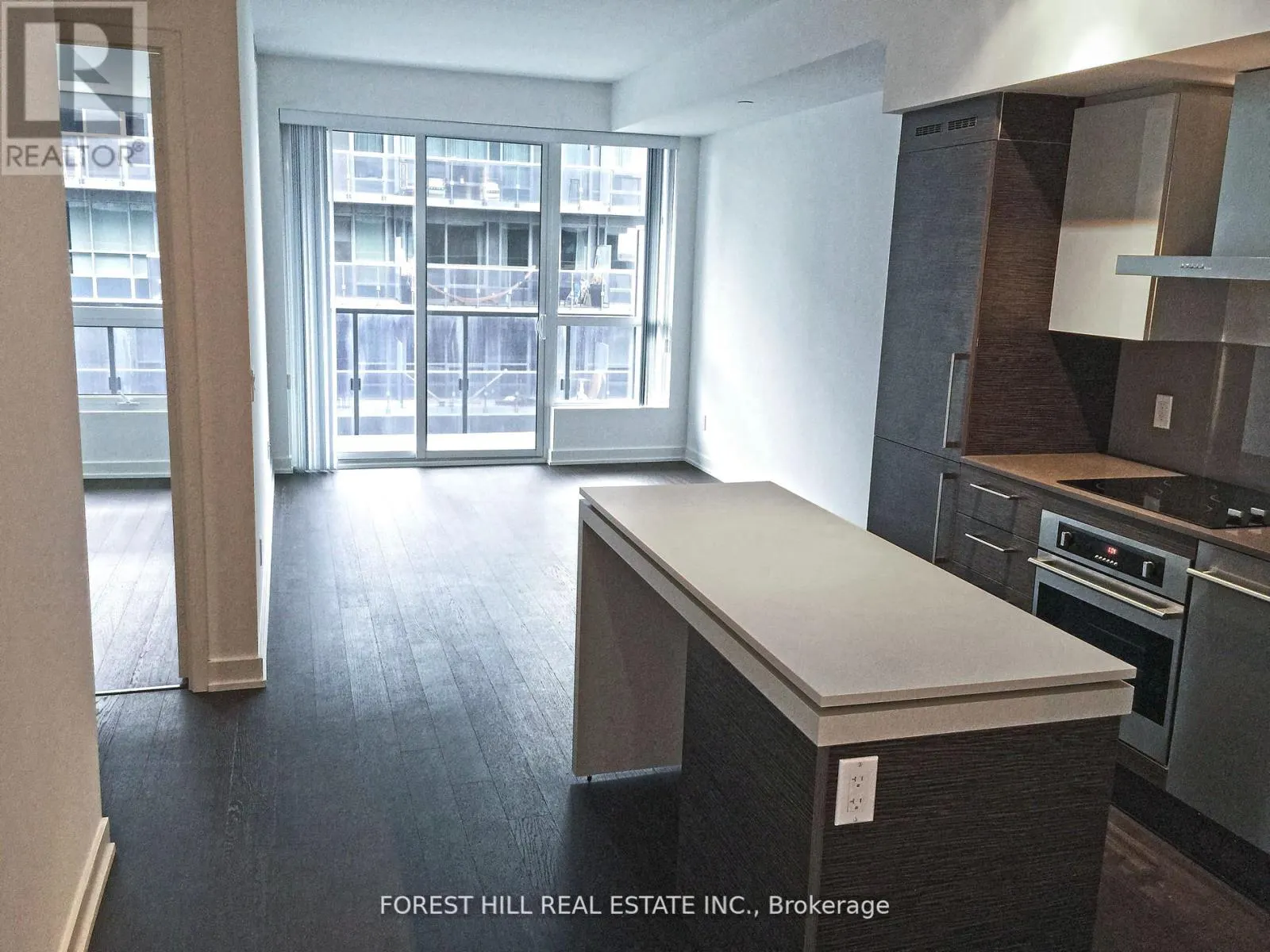 440 - 1030 KING STREET W