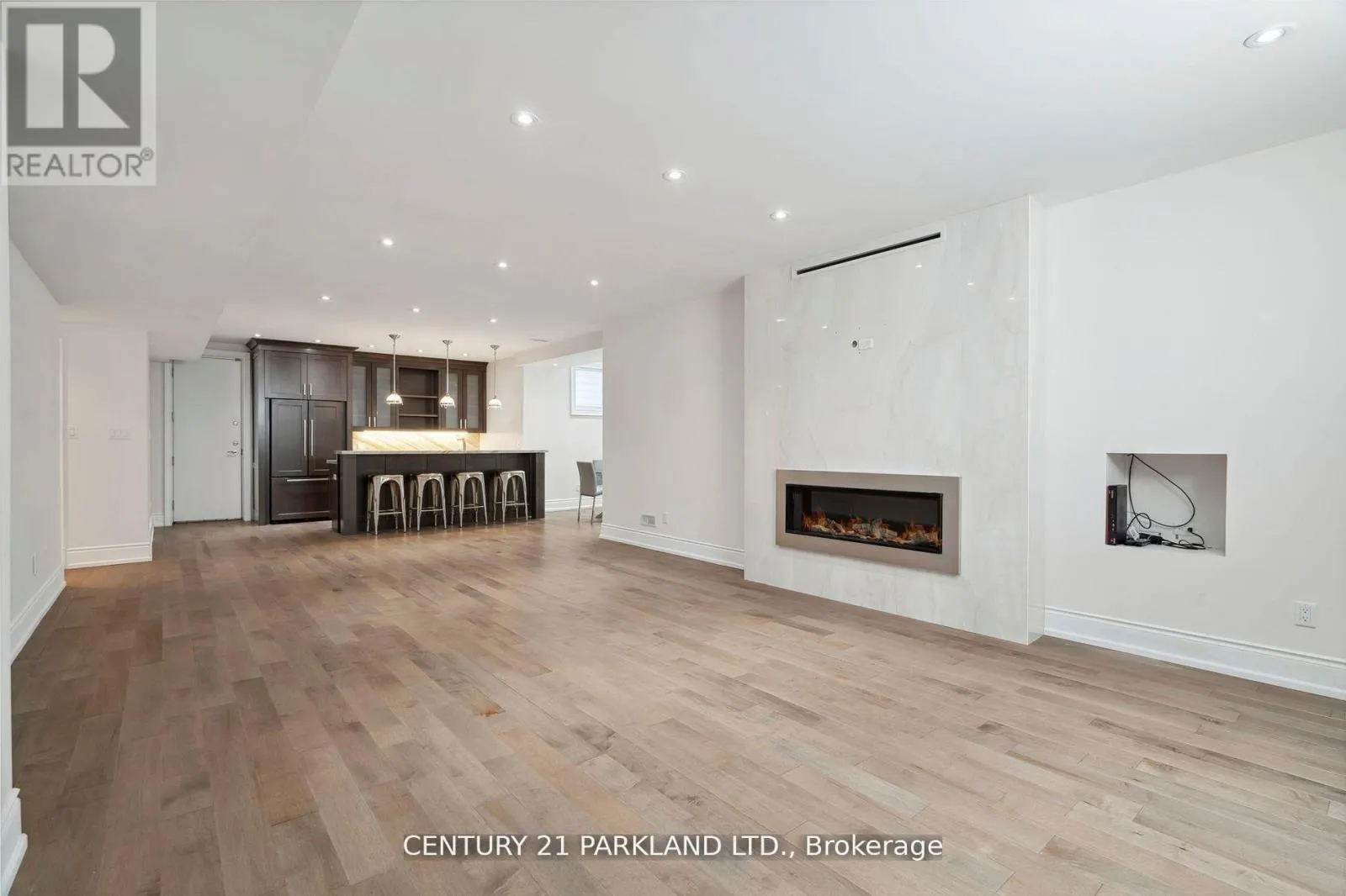 337 KINGSDALE AVENUE