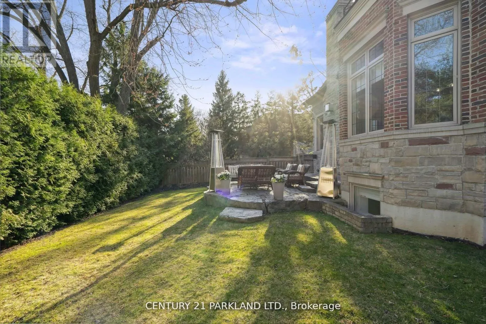 337 KINGSDALE AVENUE