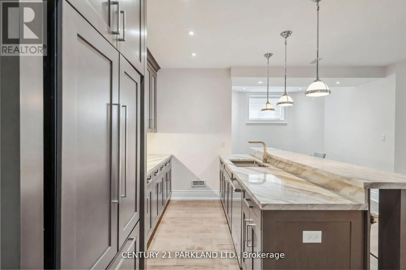 337 KINGSDALE AVENUE