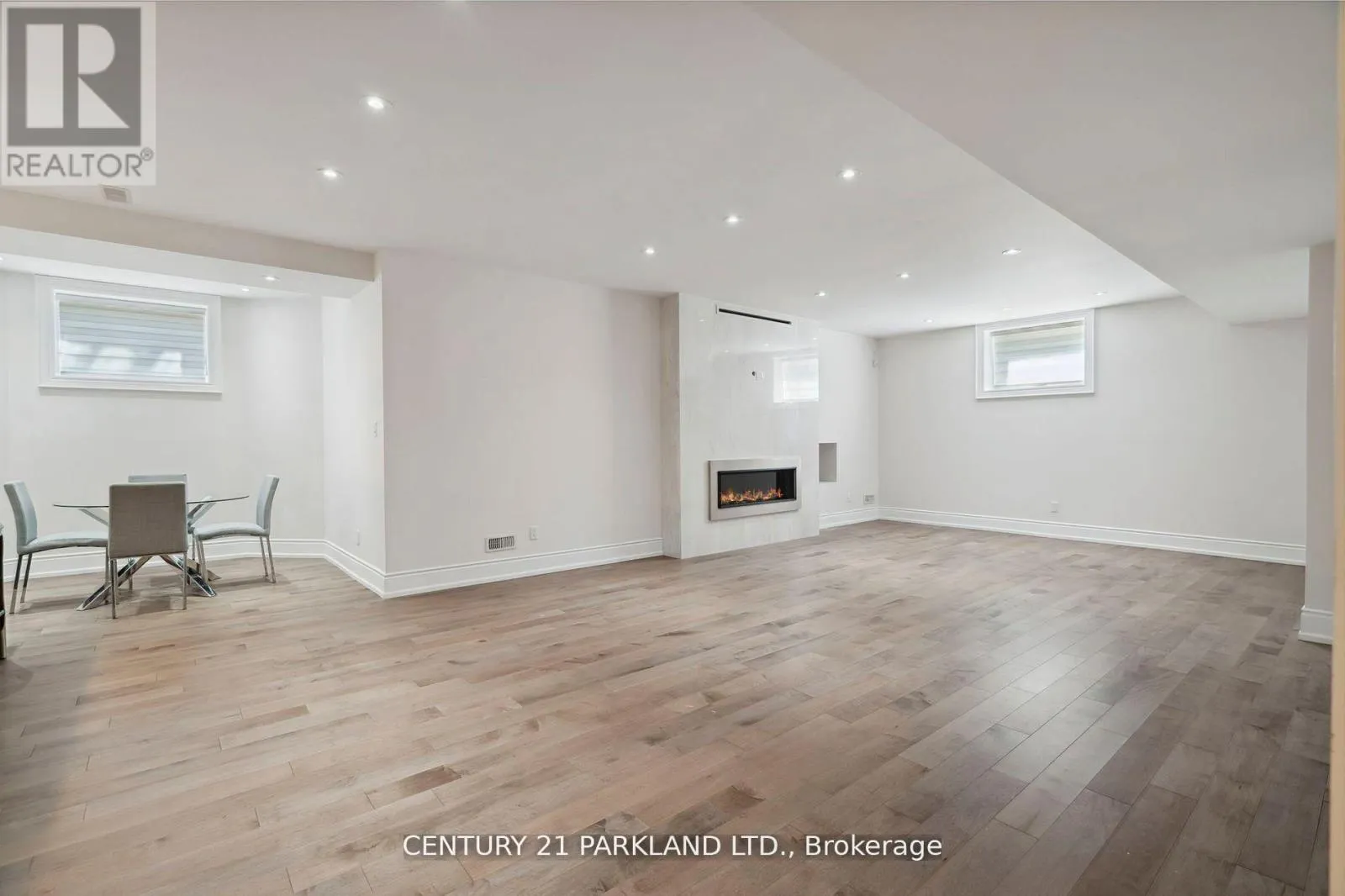 337 KINGSDALE AVENUE