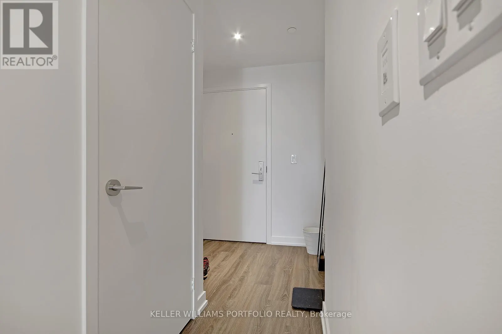 618 - 20 EDWARD STREET