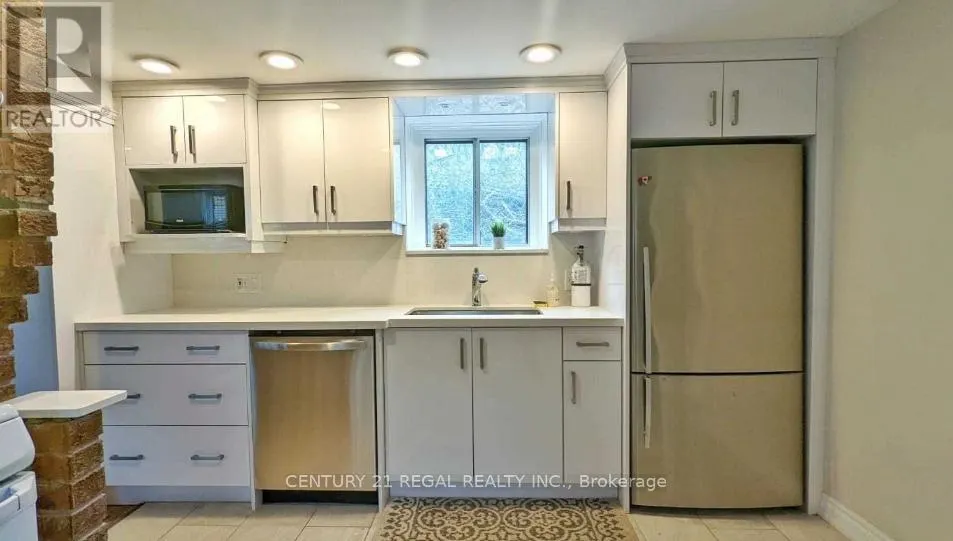 LOWER - 394 SUMMERHILL AVENUE