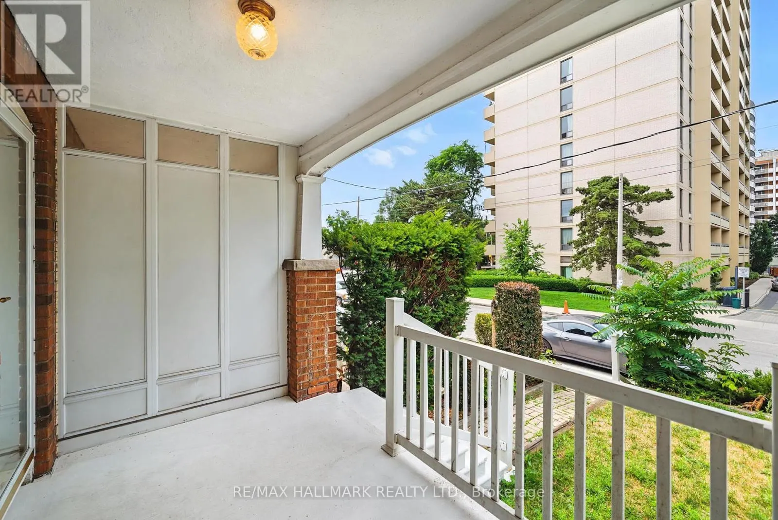49 RAWLINSON AVENUE