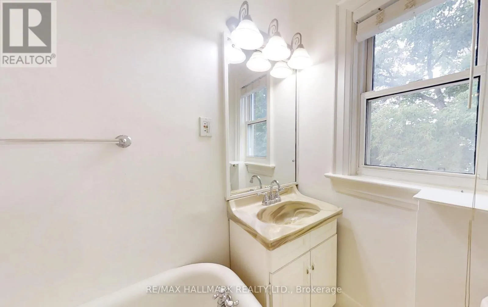49 RAWLINSON AVENUE