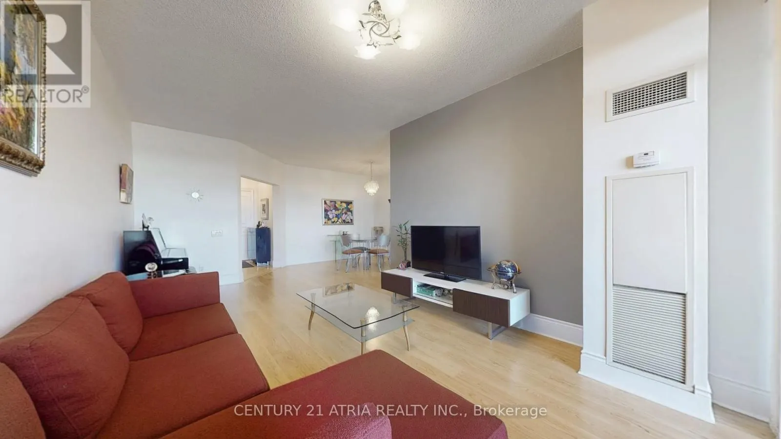 802 - 8 MCKEE AVENUE