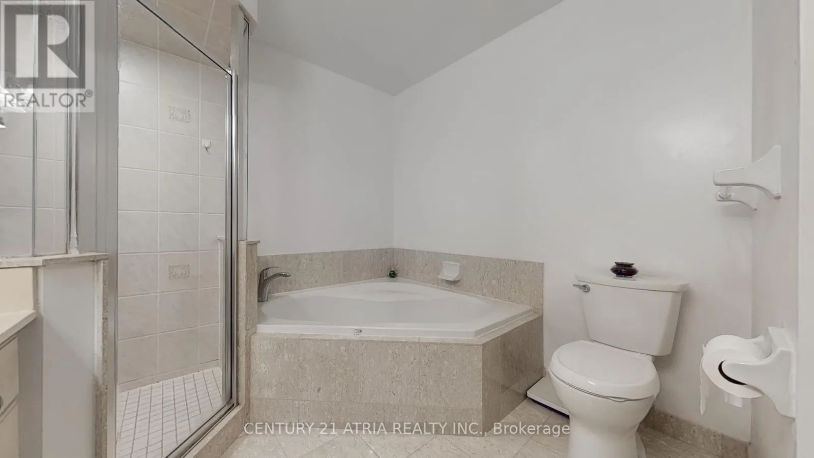 802 - 8 MCKEE AVENUE