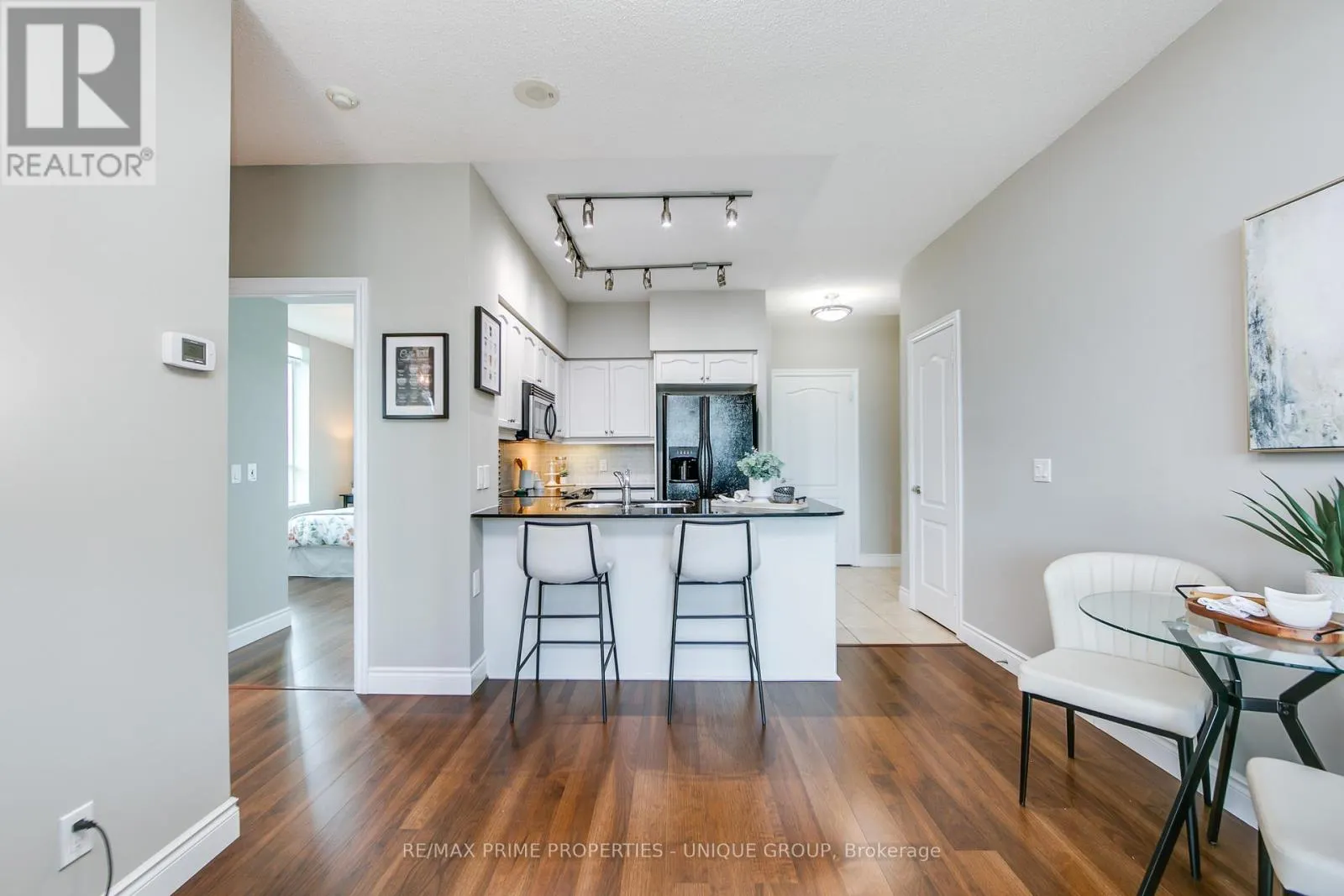 904 - 319 MERTON STREET