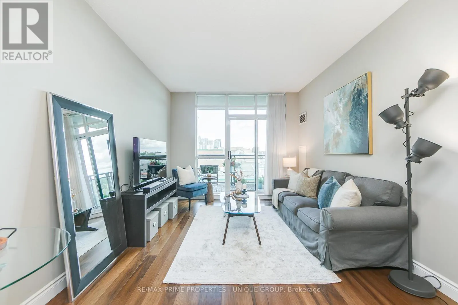 904 - 319 MERTON STREET