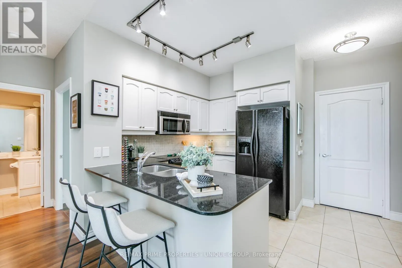 904 - 319 MERTON STREET