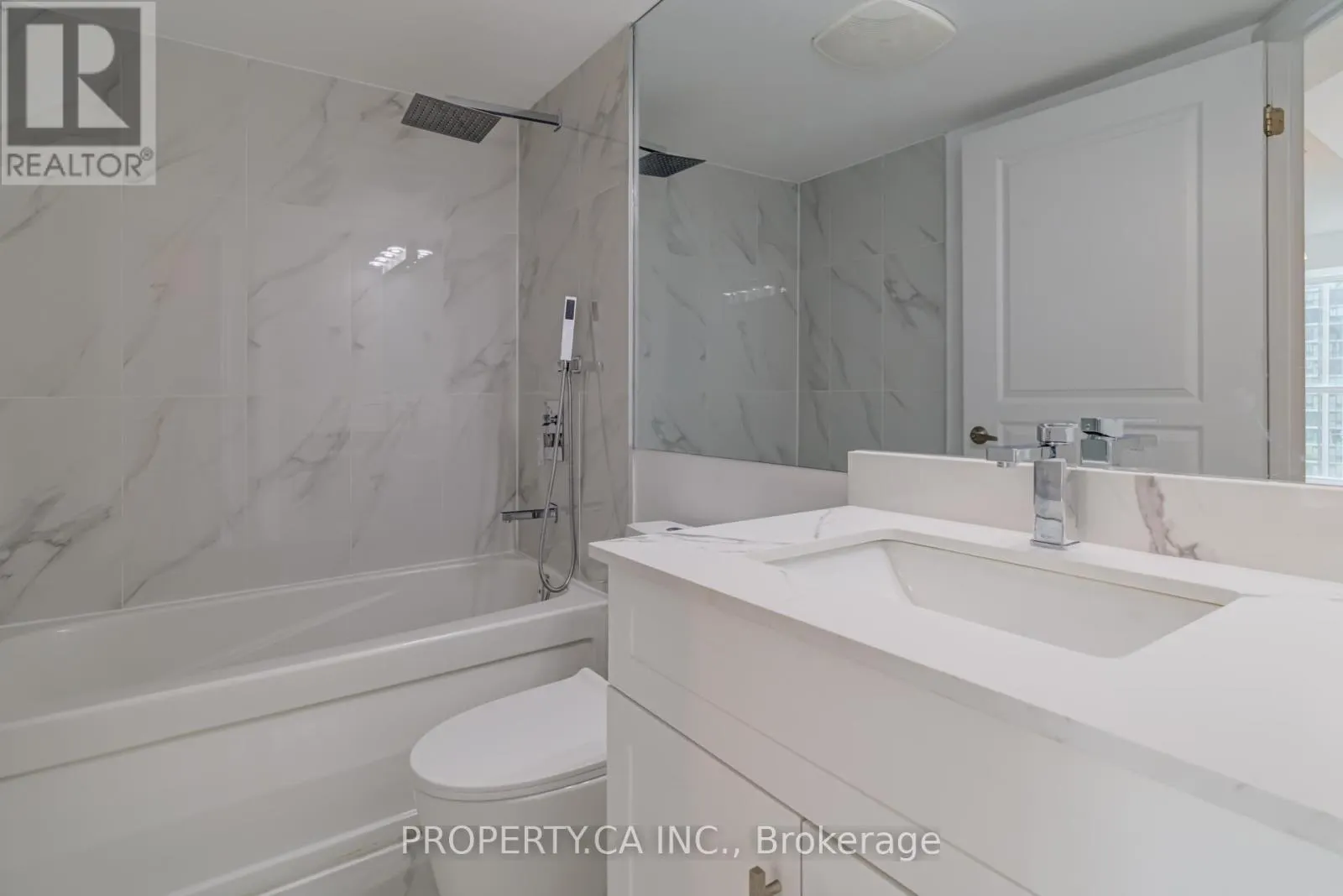1213 - 18 YONGE STREET