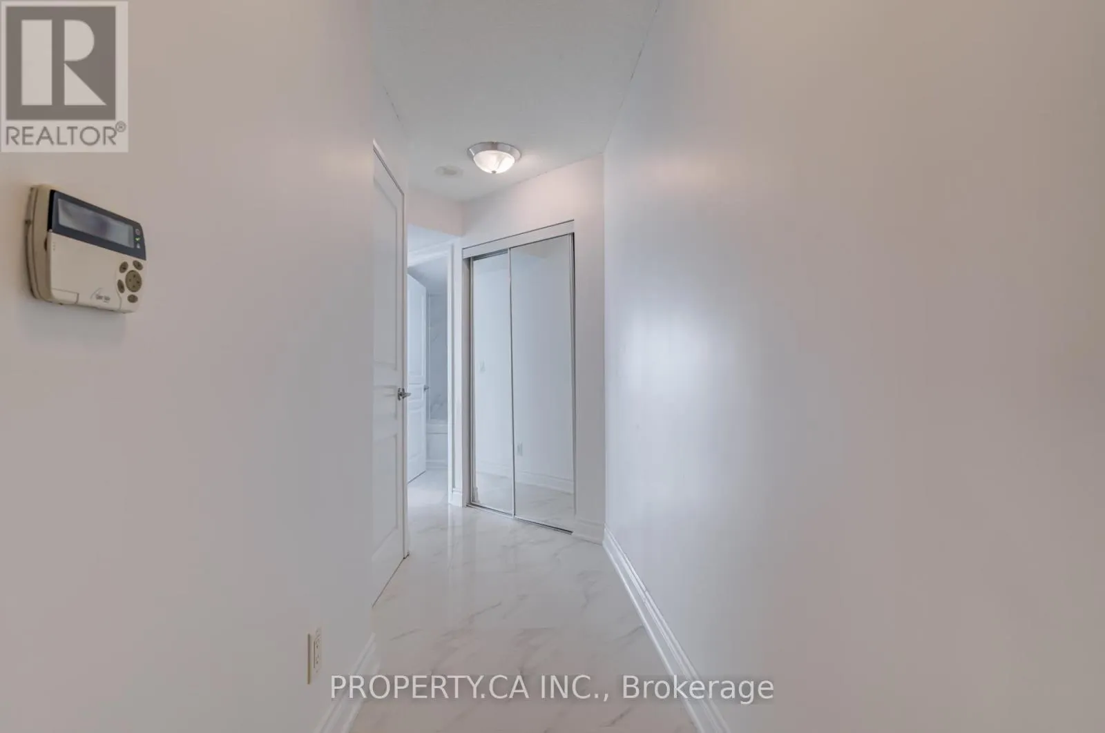 1213 - 18 YONGE STREET