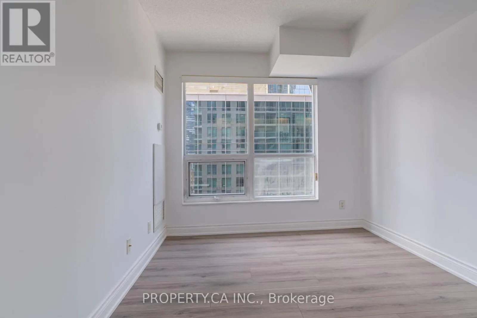 1213 - 18 YONGE STREET