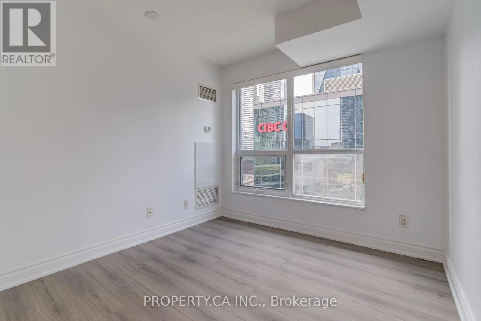 1213 - 18 YONGE STREET