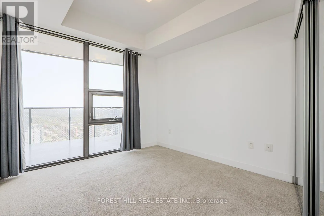 4611 - 11 WELLESLEY STREET W