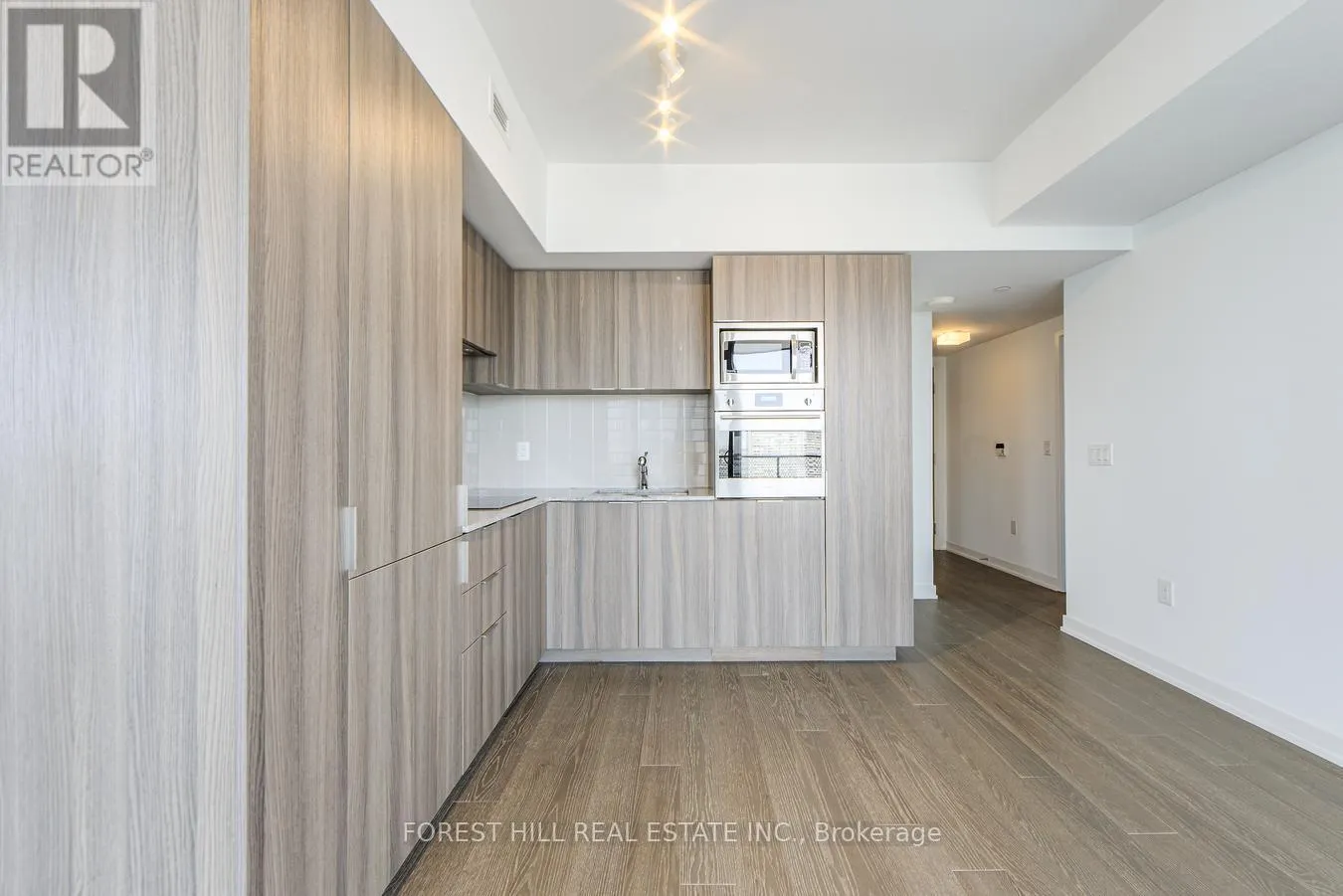 4611 - 11 WELLESLEY STREET W