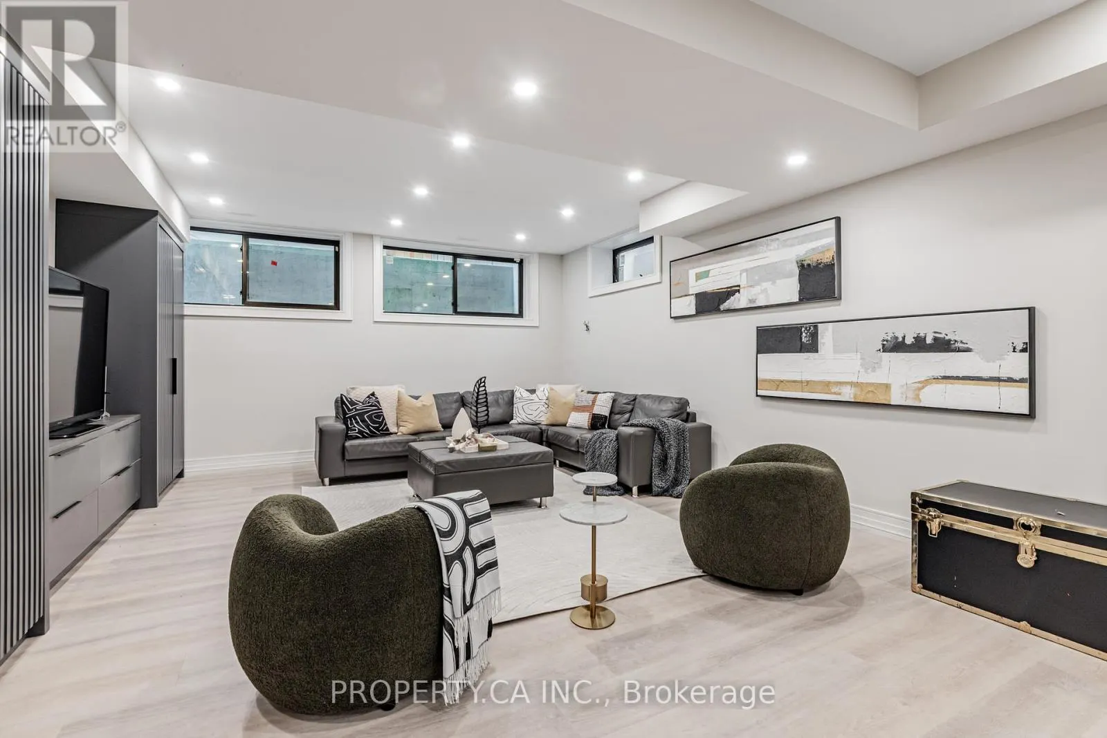 8 MANOR HAVEN ROAD