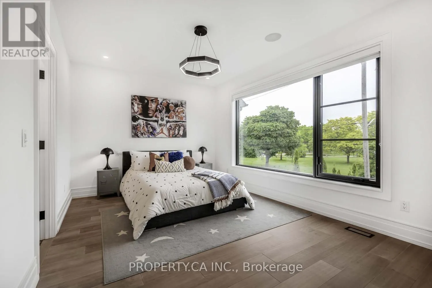 8 MANOR HAVEN ROAD