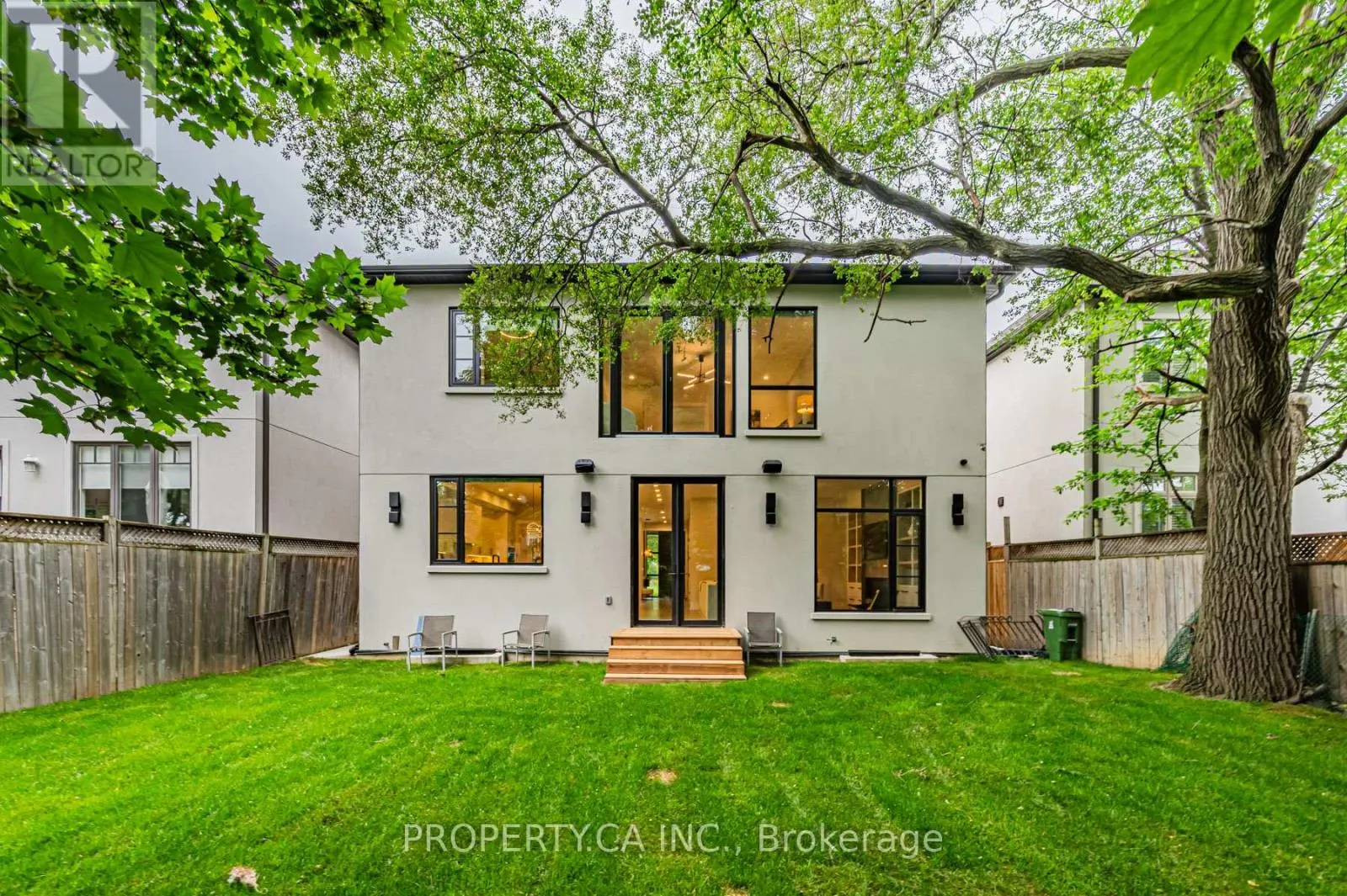 8 MANOR HAVEN ROAD