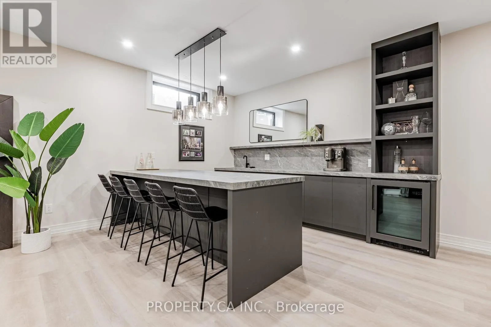 8 MANOR HAVEN ROAD