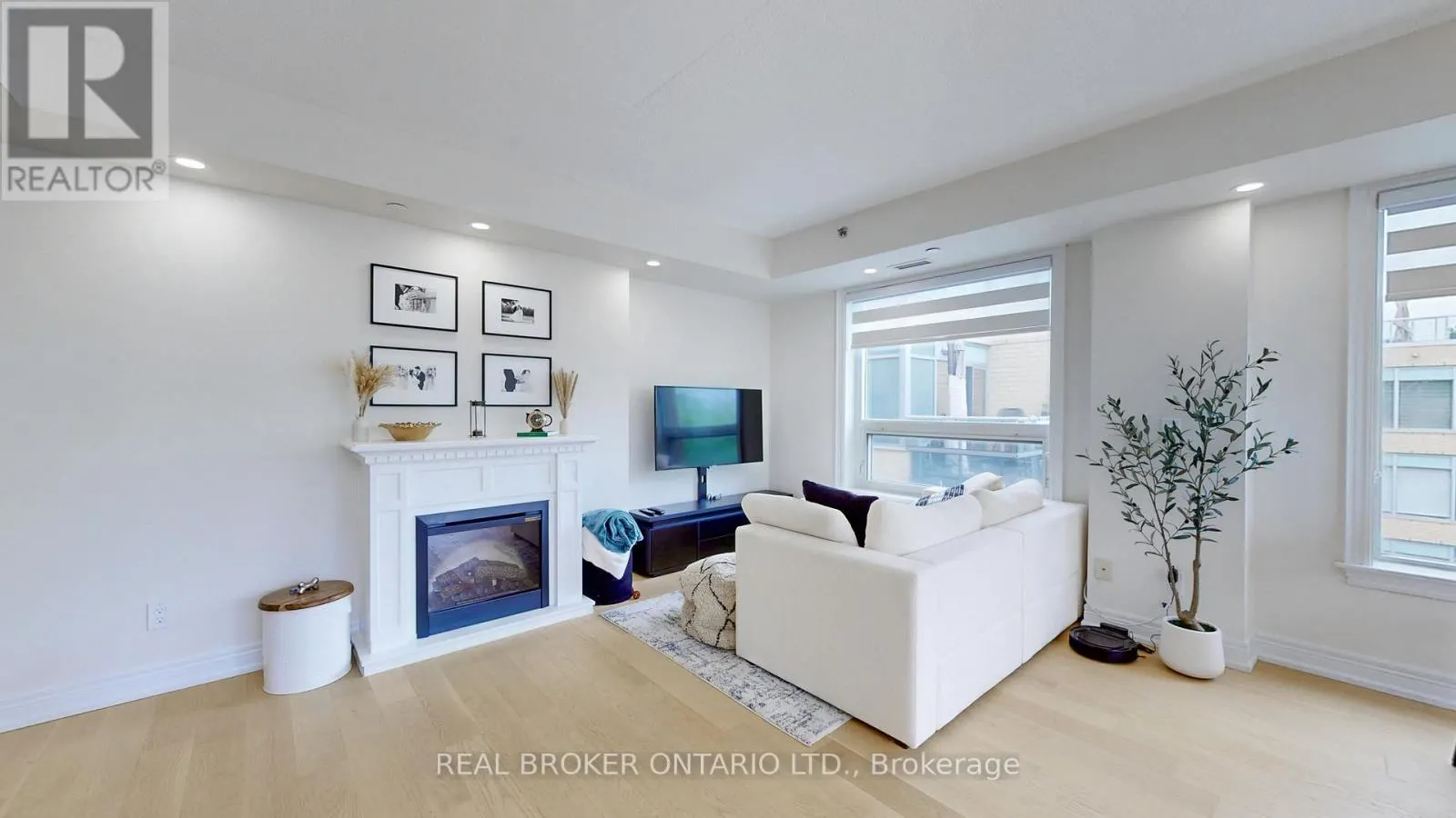 415 - 701 SHEPPARD AVENUE W