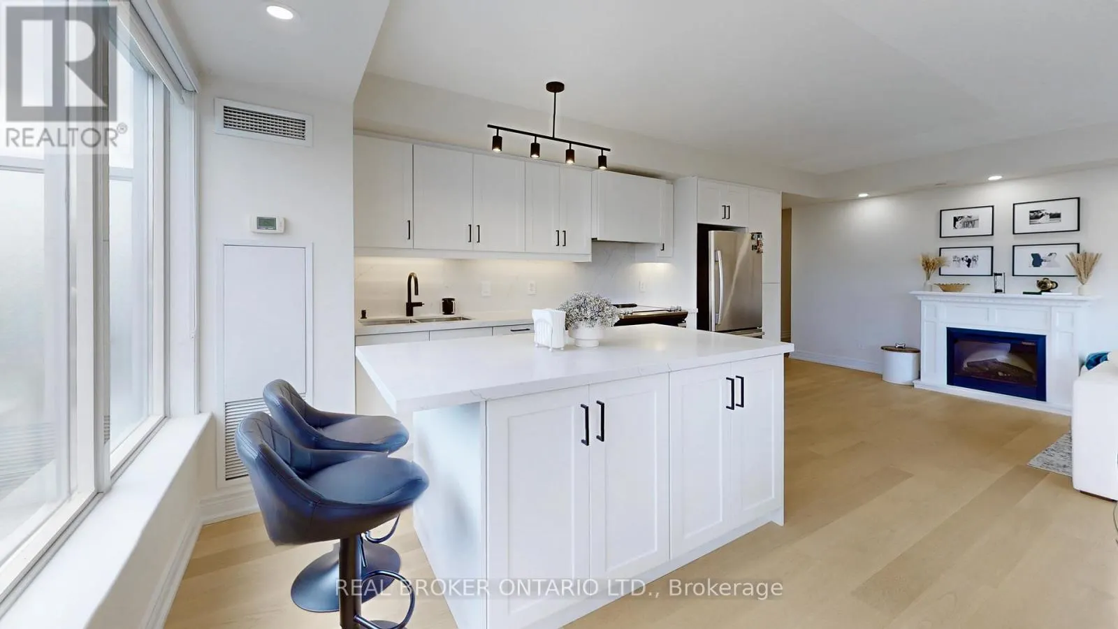 415 - 701 SHEPPARD AVENUE W