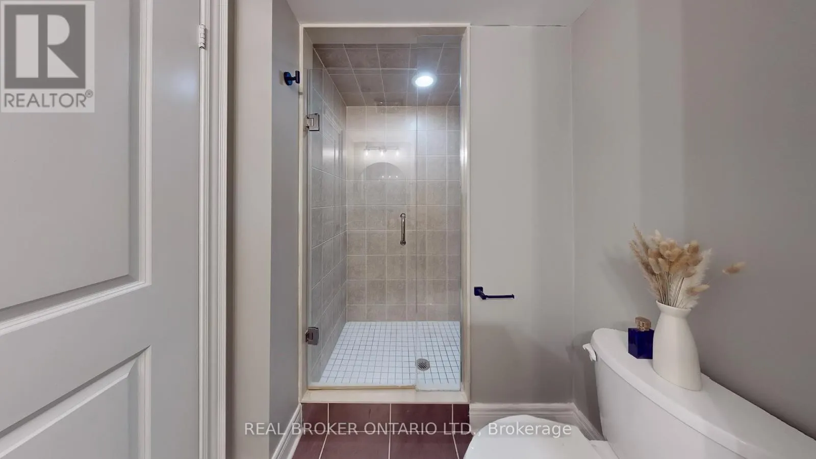 415 - 701 SHEPPARD AVENUE W