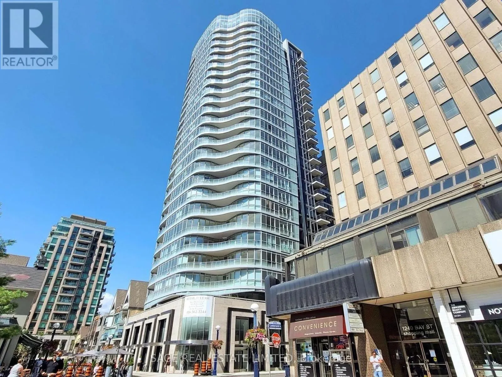 2102 - 88 CUMBERLAND STREET