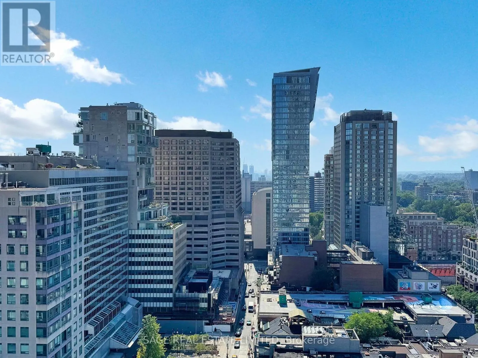 2102 - 88 CUMBERLAND STREET
