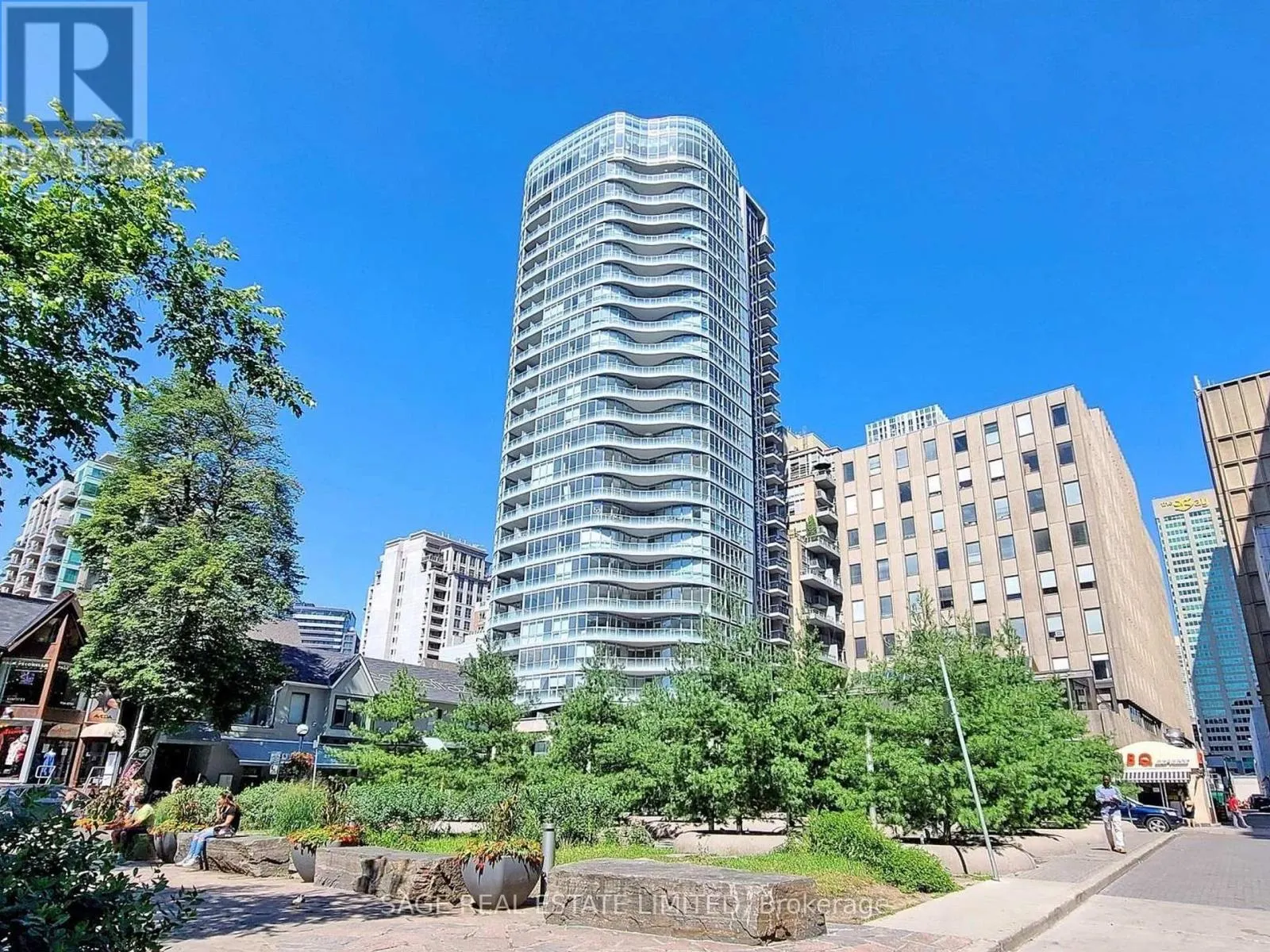 2102 - 88 CUMBERLAND STREET