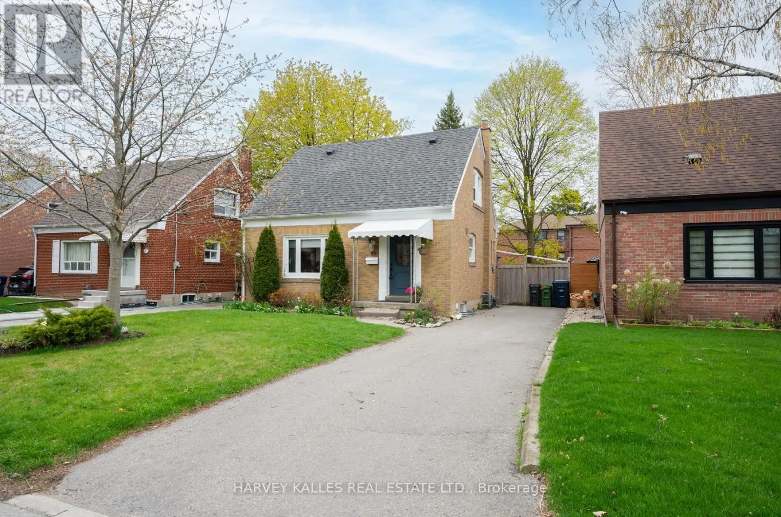 89 CHARLESWOOD DRIVE