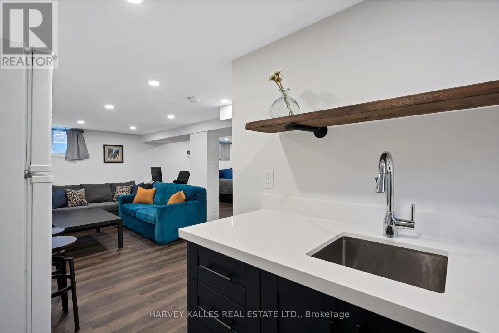 89 CHARLESWOOD DRIVE