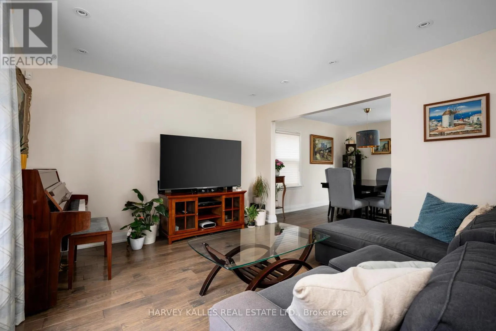89 CHARLESWOOD DRIVE