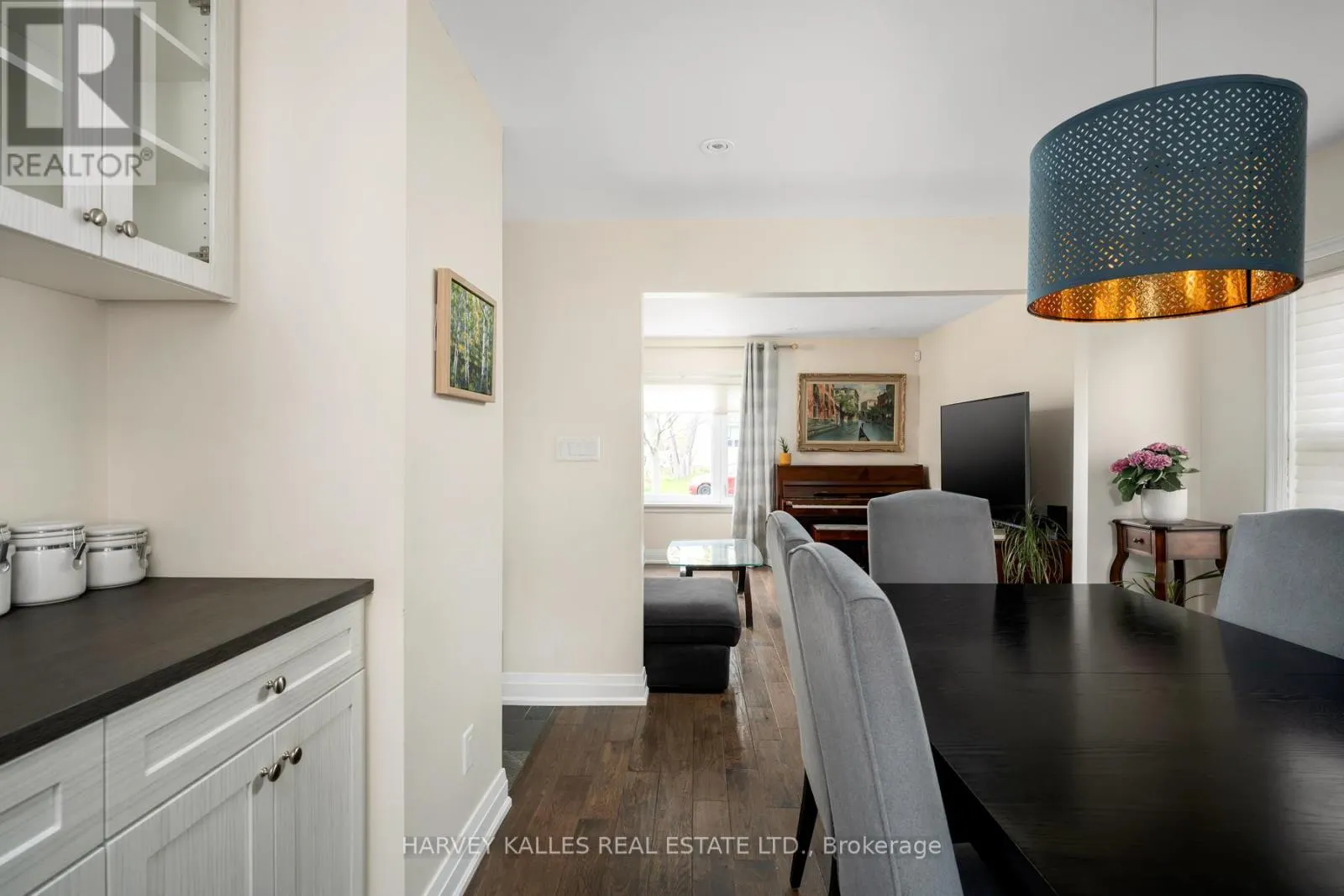 89 CHARLESWOOD DRIVE