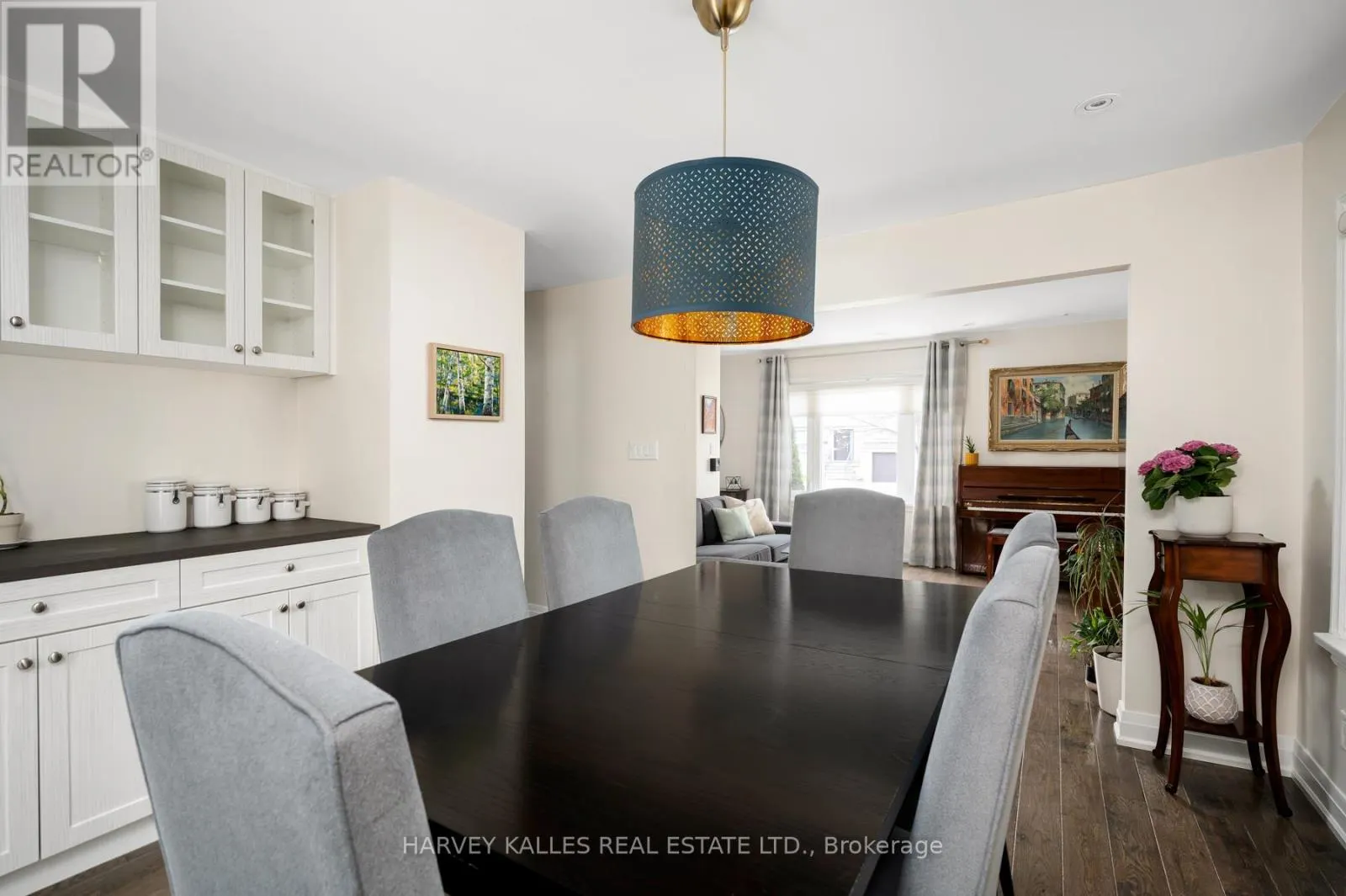 89 CHARLESWOOD DRIVE