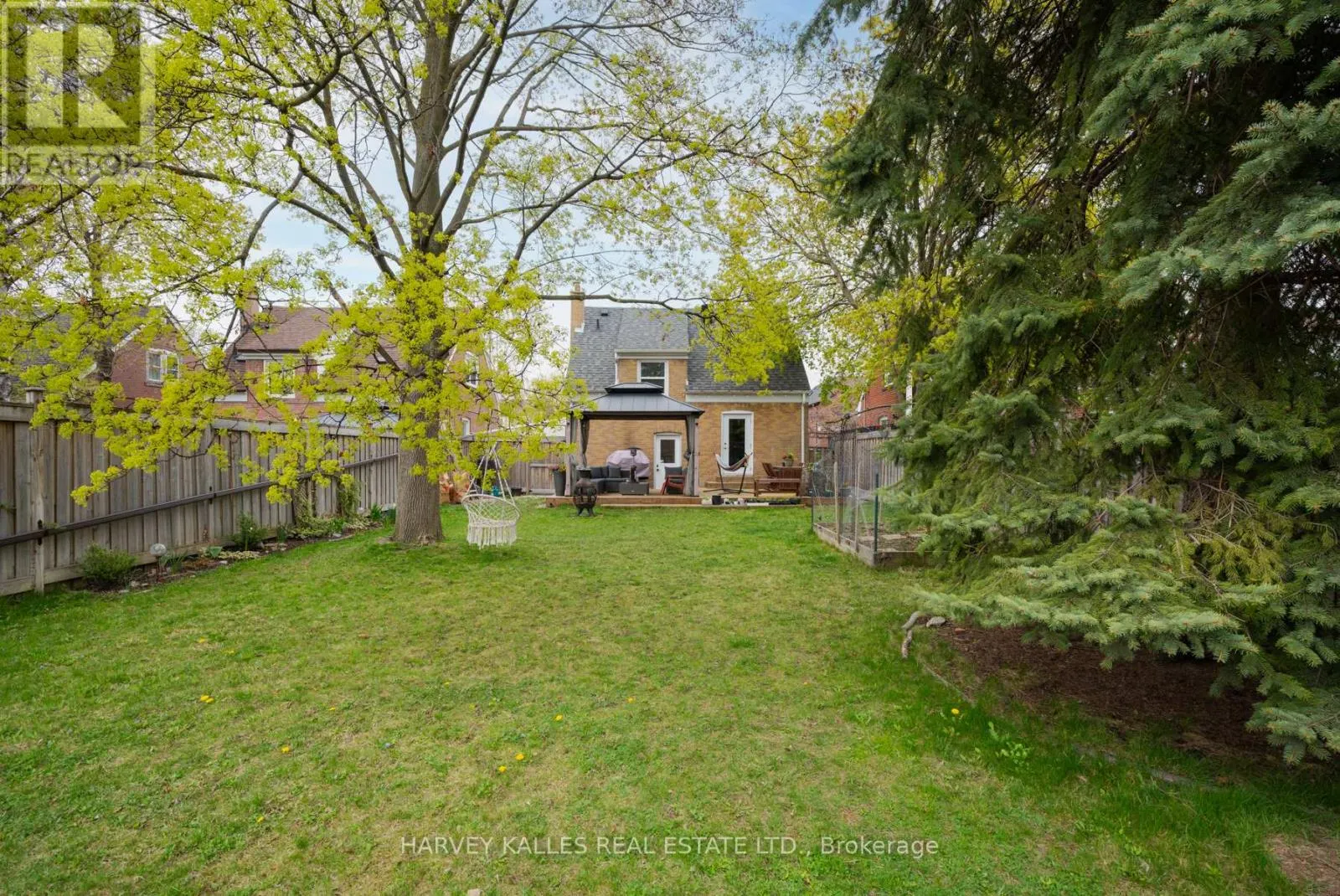 89 CHARLESWOOD DRIVE