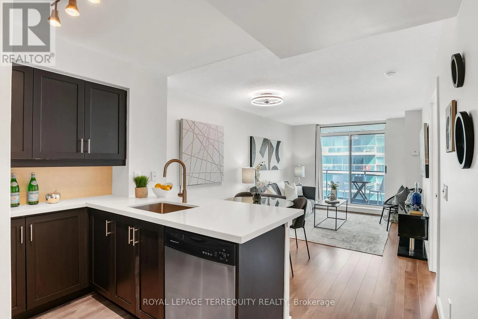 PH2311 - 50 LYNN WILLIAMS STREET