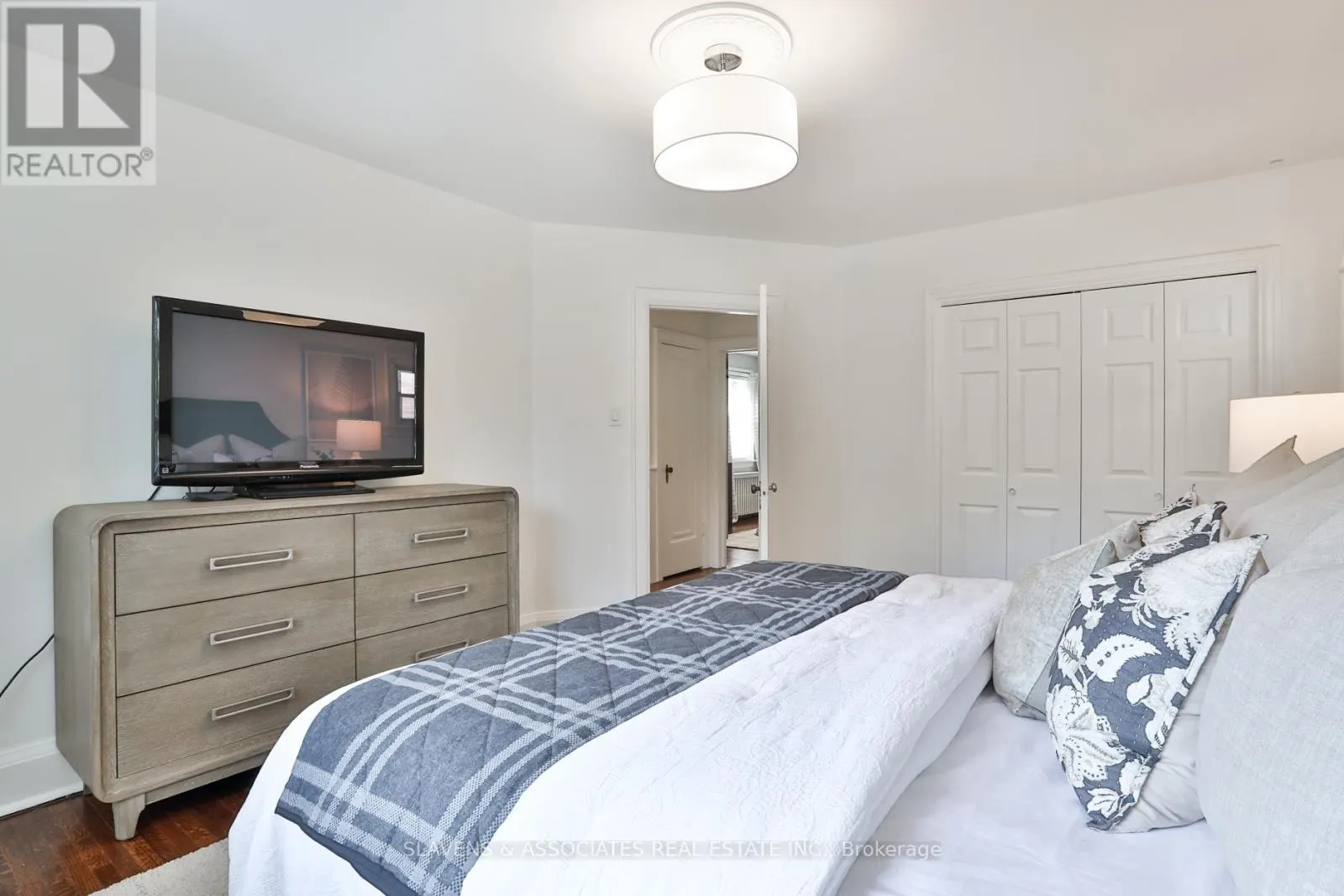 205 STRATHEARN ROAD