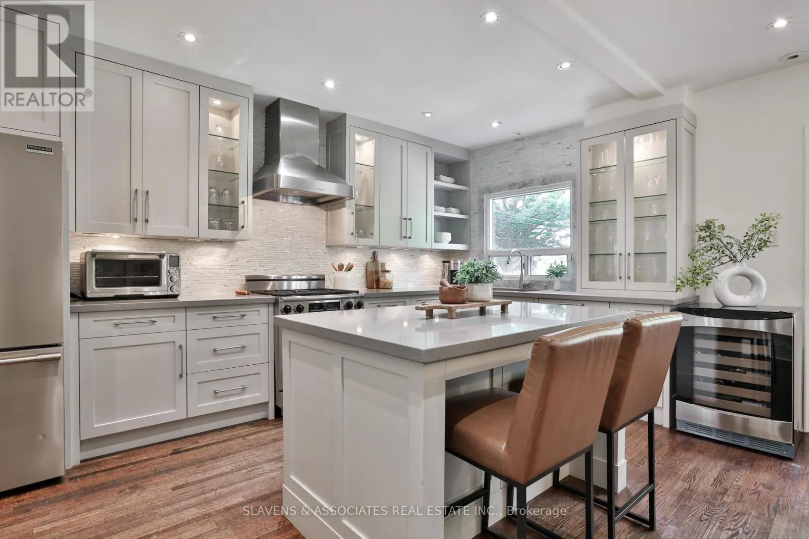 205 STRATHEARN ROAD