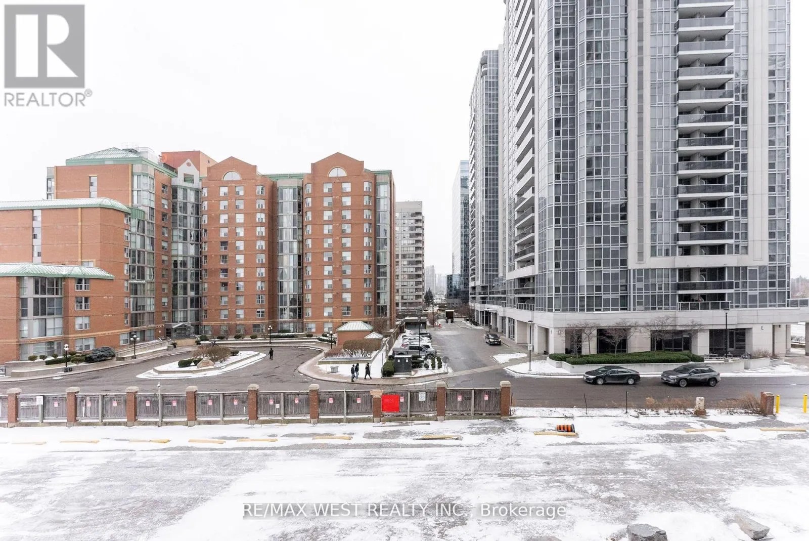 314 - 8 OLYMPIC GARDEN