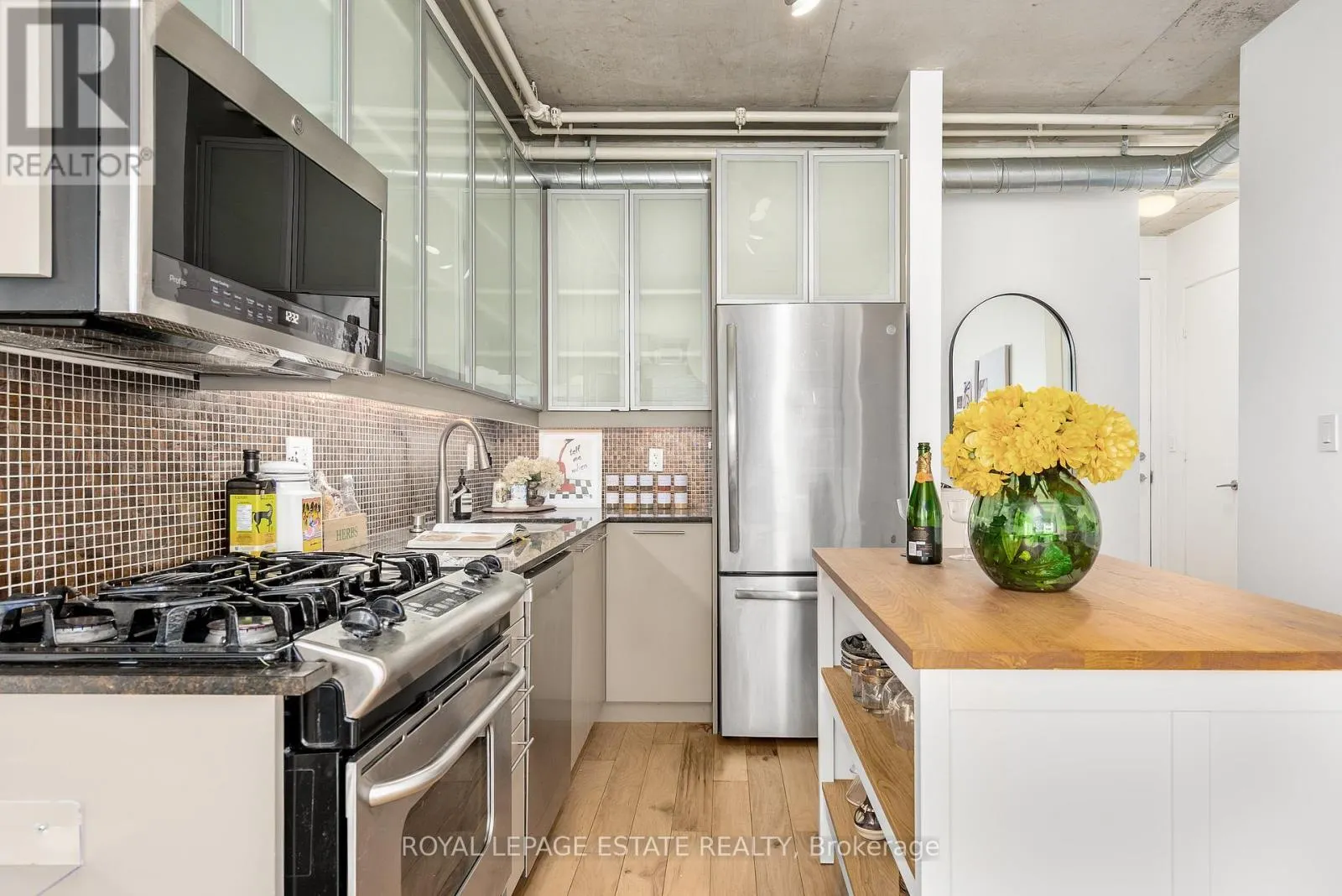 304 - 533 RICHMOND STREET W