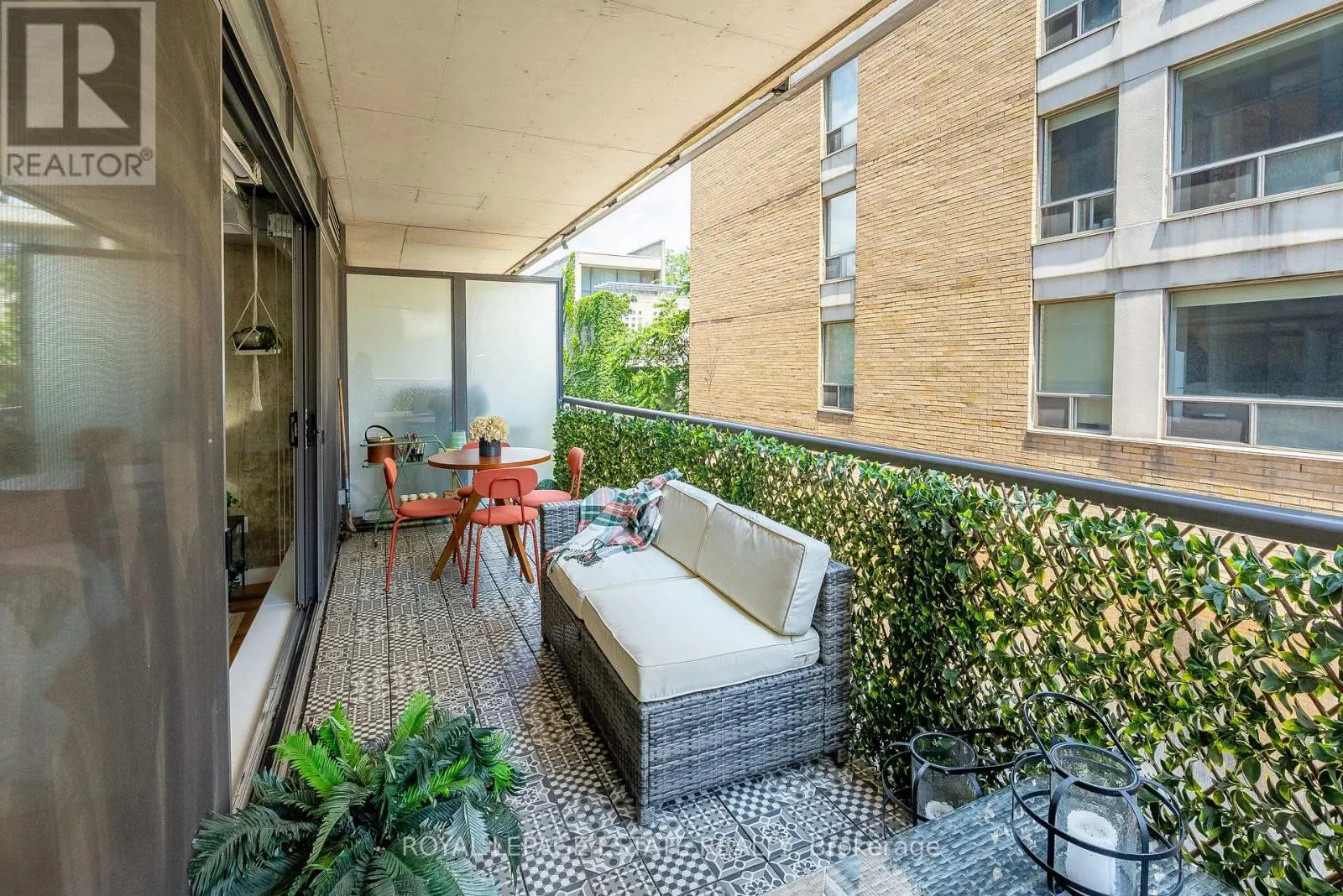 304 - 533 RICHMOND STREET W